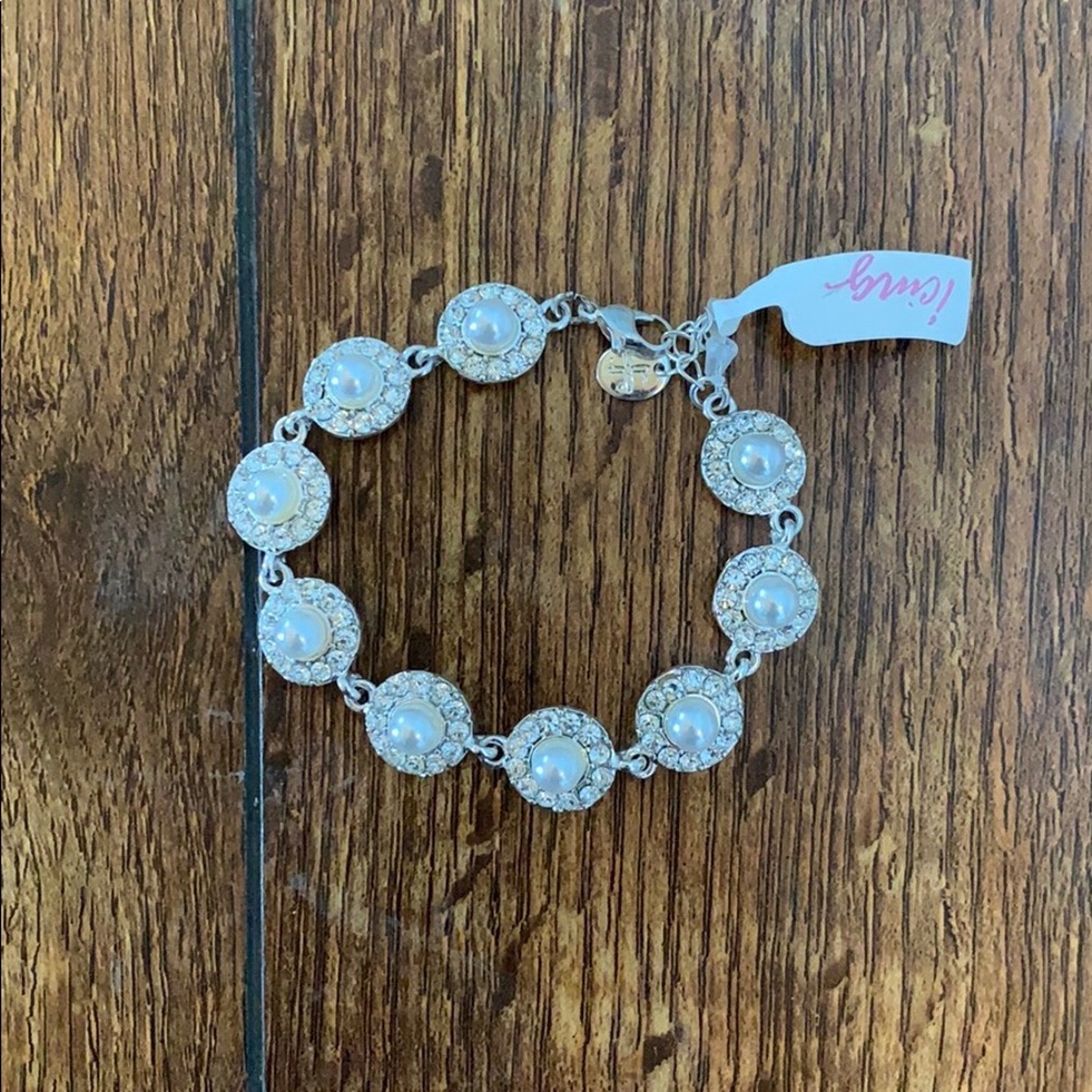 ⭐️2 for $15⭐️New Silver Icing Bracelet